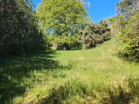? construisez votre maison à lauris : un terrain prêt à accueillir votre projet