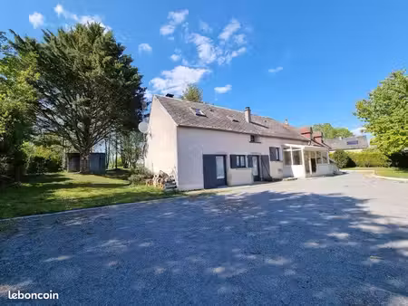 maison sur grand terrain