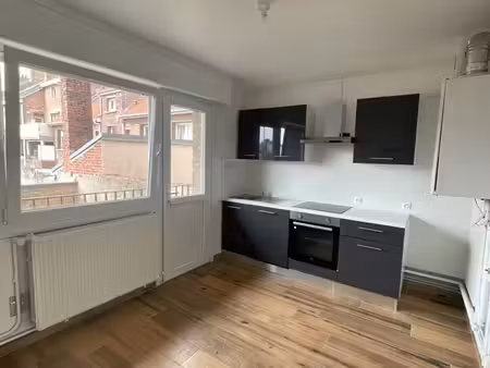 loue t4 neuf avec balcon
