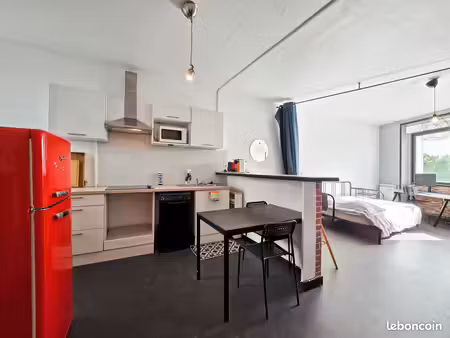 studio 35 m2 (eau+internet)
