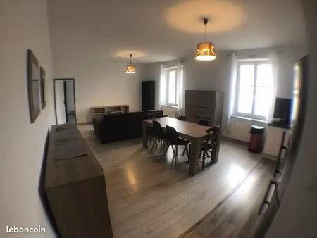 appartement renové traversant 64m² idéalement situé à 1 min de la gare tgv – proche genève