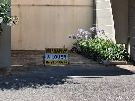 parking à louer