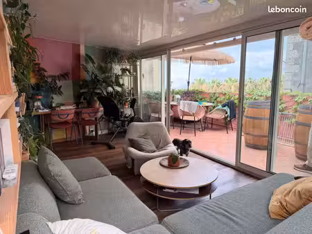 maison de ville climatisée avec terrasse vue mer