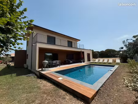 villa t5 avec piscine à l'année scolaire