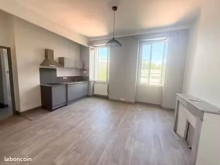 2 pièce au calme rue brochier