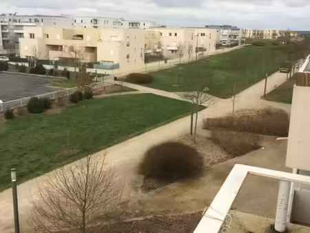 très bel appartement t3 au calme