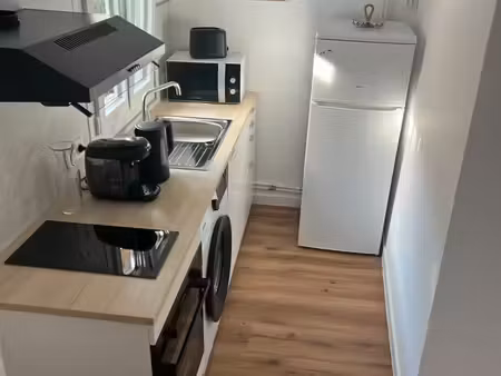 f2 meublé 45 m² – rénové – sens