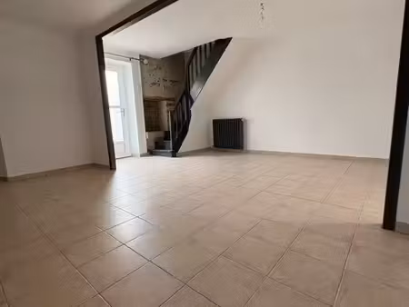 belle maison de pierre en centre bourg