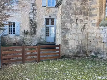 location maison de village