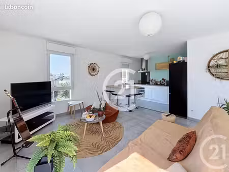 appartement 2 pièces 54 m²