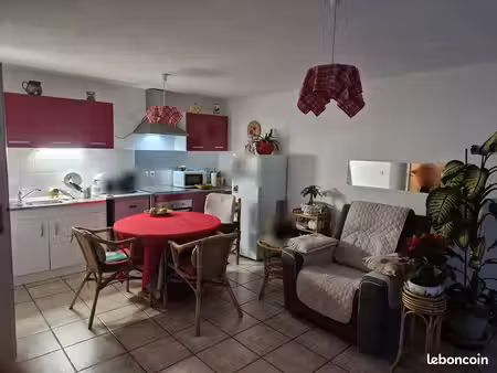 location t2 + garage résidence calme et sécurisée