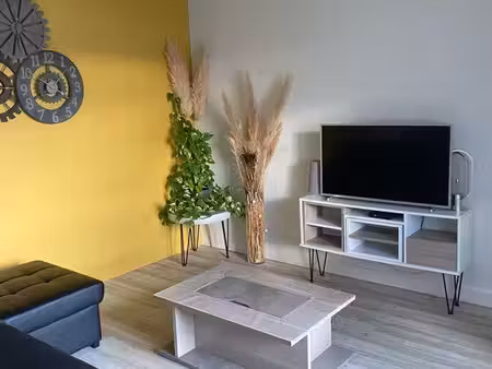 tassin centre t2 lumineux avec balcon dans une résidence calme