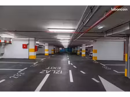 place de parking 12m² à louer - résidence station 59