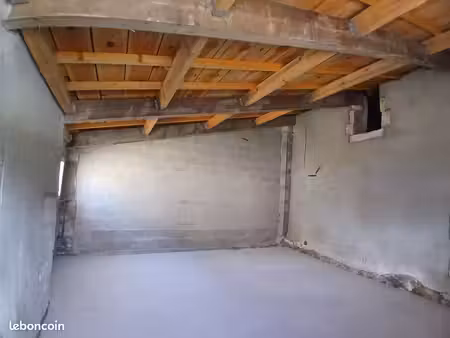 2 garages à louer