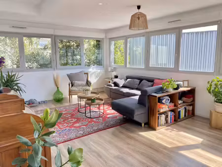 maison 3 pièces de 89m2 avec terrasse de 22m2 et place de pa