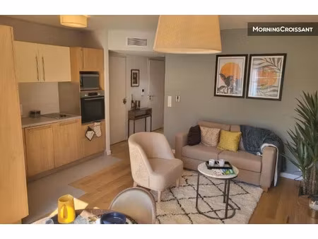 location meublée appartement 1 pièce 30 m² à issy-les-moulineaux (92130)  2 185 €