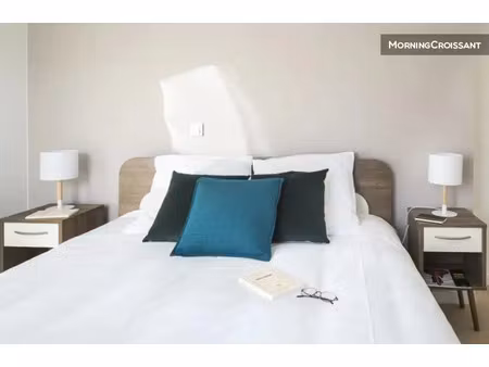 location meublée appartement 3 pièces 60 m² à puteaux (92800)  2 700 €