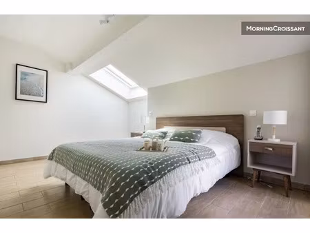 location meublée appartement 3 pièces 54 m² à salon-de-provence (13300)  2 190 €