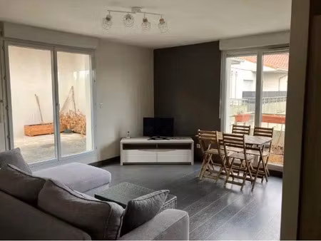 location meublée appartement 2 pièces 46 m² à grenoble (38000)  750 €