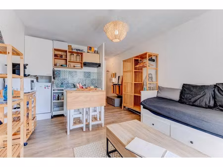 location meublée appartement 1 pièce 20 m² à nice (06000)  700 €