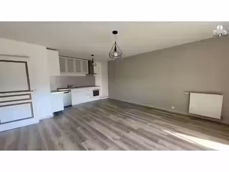location appartement 3 pièces 61 m² à chevigny-saint-sauveur (21800)  845 €