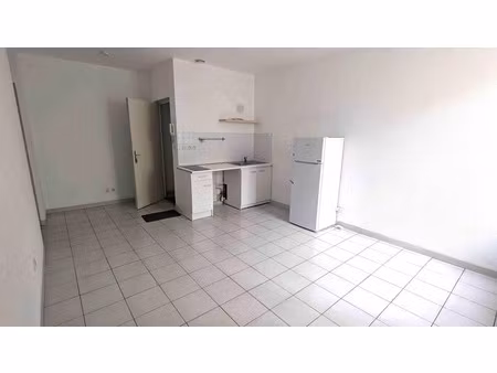 location appartement 2 pièces 38 m² à lyon 2ème (69002)  815 €