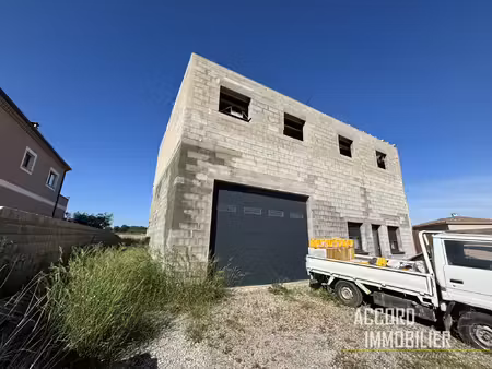 maureilhan  villa en cours de construction avec appartemen