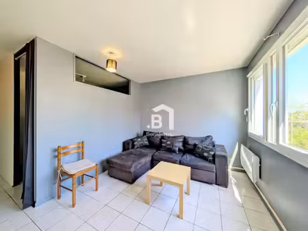 studio avec garage hyper centre bourgoin-jallieu