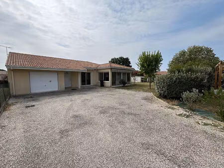 à villeneuve-sur-lot  à proximité des commodités et dans un quartier calme  découvrez cett