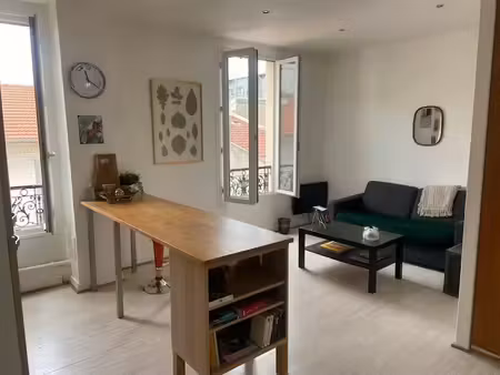 location meublée appartement 2 pièces 33 m² à montreuil (93100)  940 €