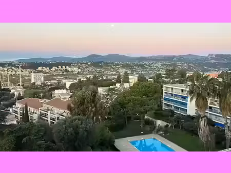 location meublée appartement 2 pièces 43 m² à nice (06000)  1 250 €