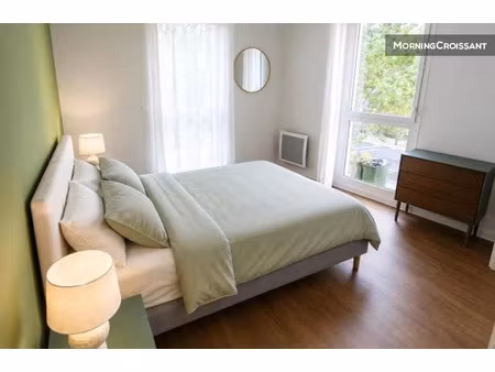 location meublée appartement 2 pièces 40 m² à beaucaire (30300)  1 890 €