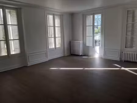 location appartement 3 pièces 108 m² à bois-le-roi (77590)  1 650 €