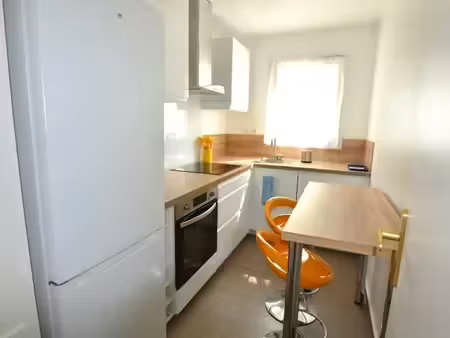 location meublée appartement 2 pièces 45 m² à colombes (92700)  1 570 €