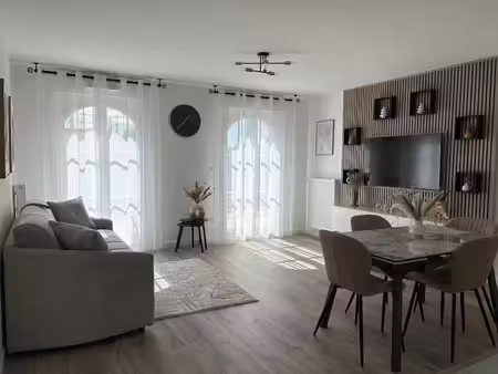 location meublée appartement 2 pièces 45 m² à serris (77700)  1 700 €