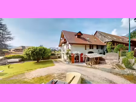maison avec jardin duingt (74)