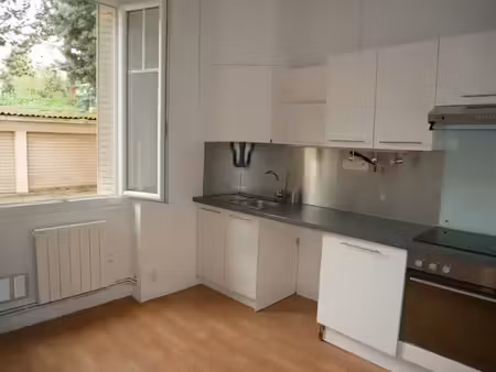 location appartement 2 pièces 50 m² à lyon 8 (69008)