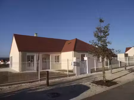 location maison 5 pièces 122 m² à villefargeau (89240)