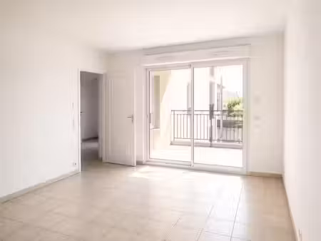 location appartement 2 pièces 41.53 m² à pertuis (84120)  690 €