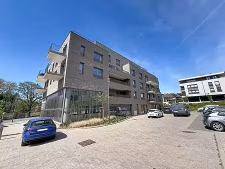 lumineux studio bien situé dans le centre de nivelles