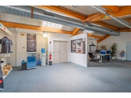 location bureaux 683 m²