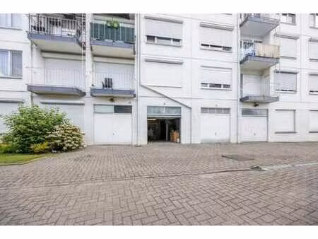 lot 2: garage