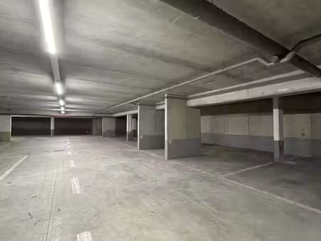 emplacement de parking couvert à louer – woluwe-saint-lamber