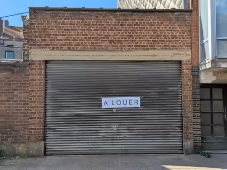 la louvière garage  idéal pour camionnette ou stockage