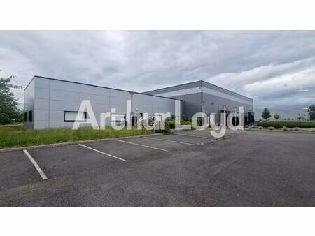 location local d’activités vire 14500 837m²