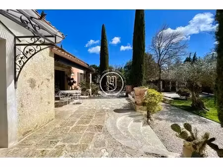 villa eygalières - 4 chambres - 303m²