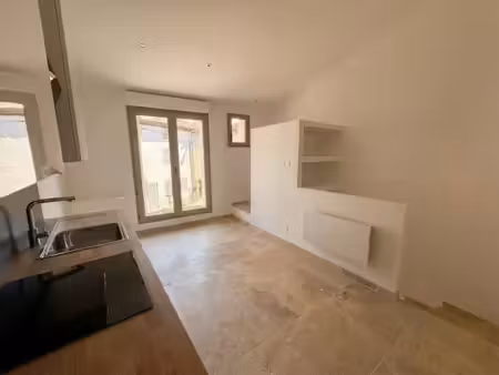 location appartement 2 pièces 30 m² à allemagne-en-provence (04500)  480 €