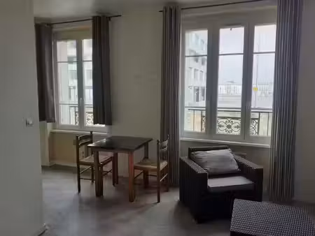 location meublée appartement 1 pièce 25 m² à brest (29200)  385 €