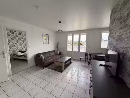 location meublée appartement 2 pièces 46.68 m² à vierzon (18100)  555 €