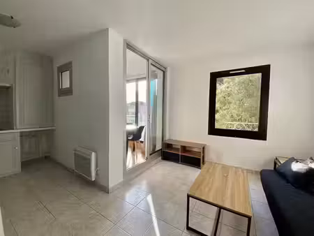 location meublée appartement 1 pièce 25 m² à frejus (83600)  545 €